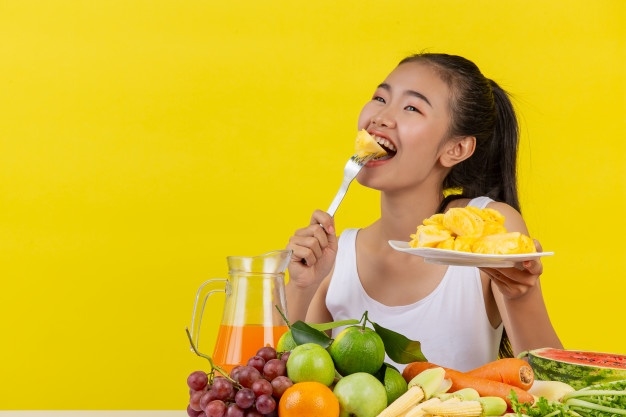 Dit fitnessmodel laat eczeem niet haar plezier in de zon ruïneren