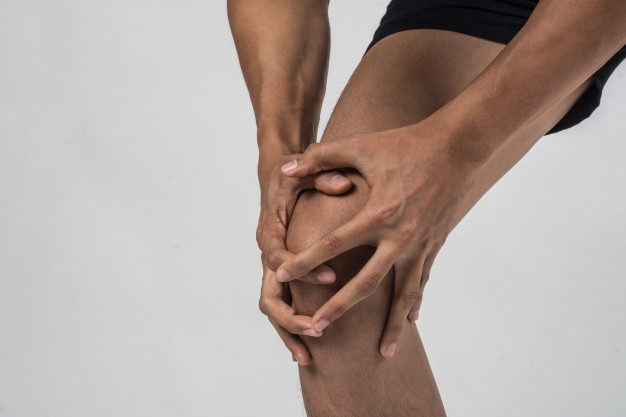 ¿Cuál es la diferencia entre la artritis inflamatoria y la artritis no inflamatoria?